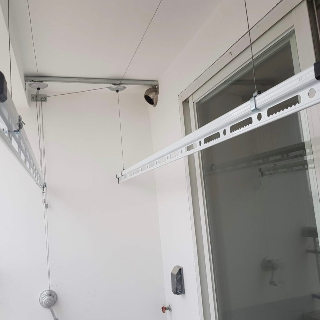 Giàn Phơi Gắn Trần Tại Quận 7 TP Hồ Chí Minh