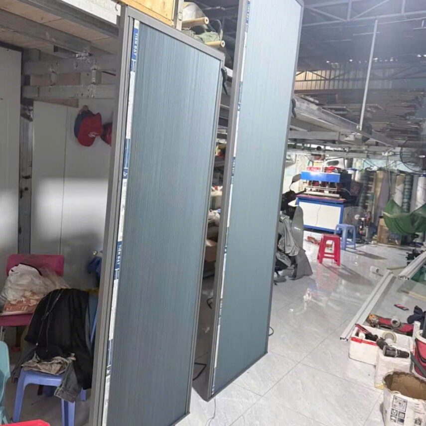 Vách Ngăn Tổ Ong Tại Quận 1